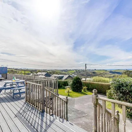 4 Bed In Tintagel 75335 *