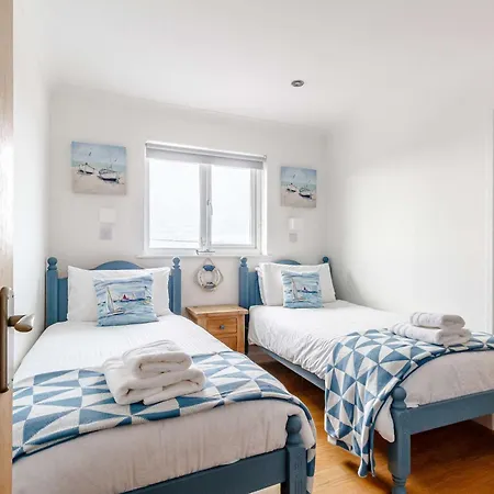 4 Bed In Tintagel 75335 Forrabury