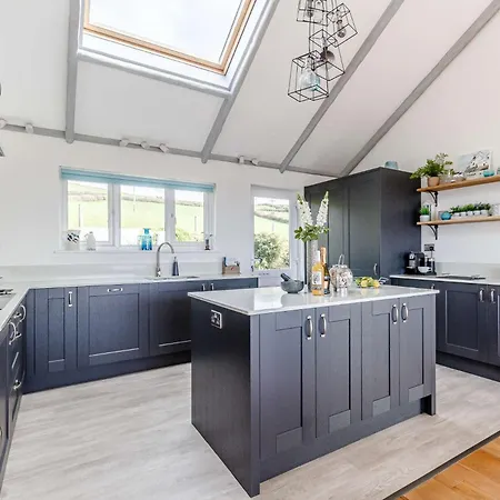 Holiday home 4 Bed In Tintagel 75335 Forrabury