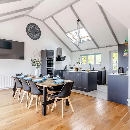 4 Bed In Tintagel 75335 Forrabury