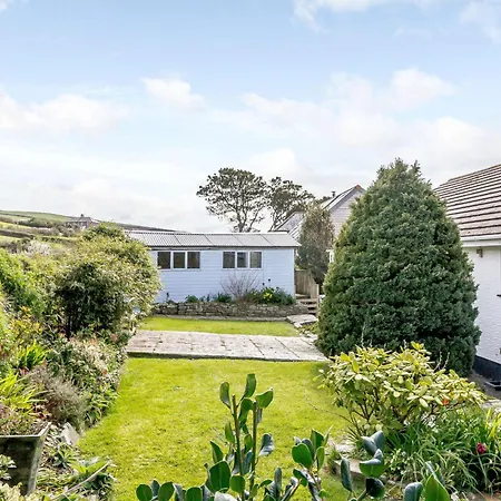 4 Bed In Tintagel 75335 *